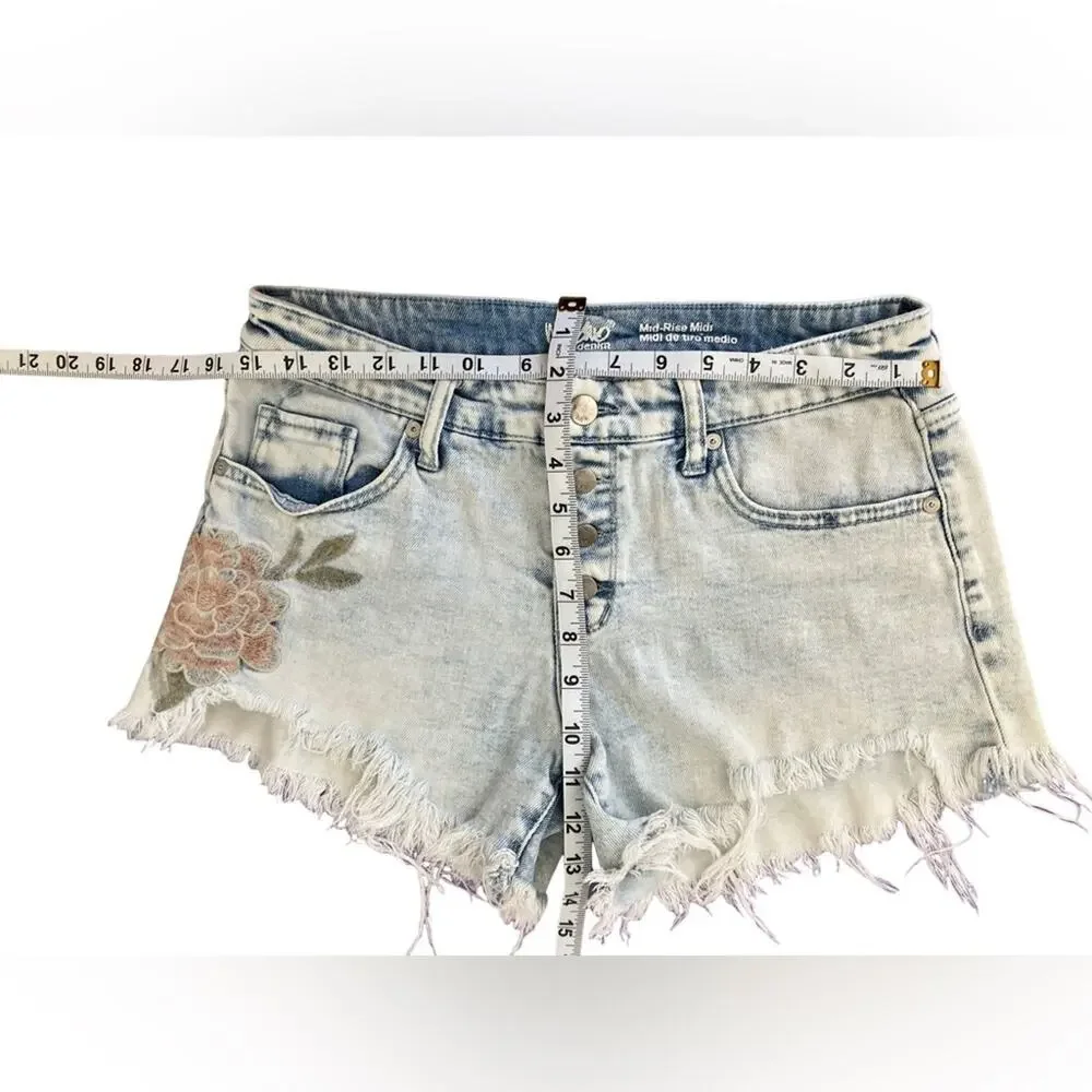 Massimo Denim Shorts with Floral Embroidery size 6/28